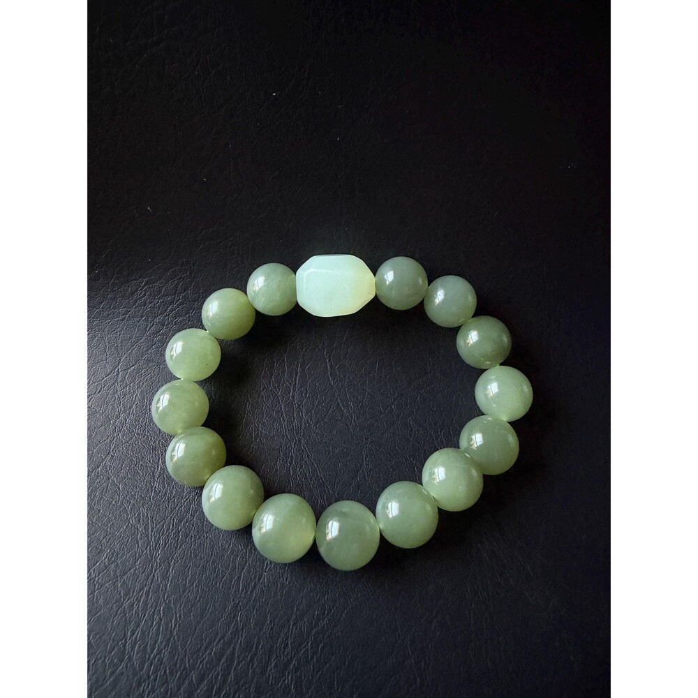 Natural Jade Beaded Bracelet 12mm Icy Celadon Green Beads W/ Faceted Focal Jade - Picture 2 of 9